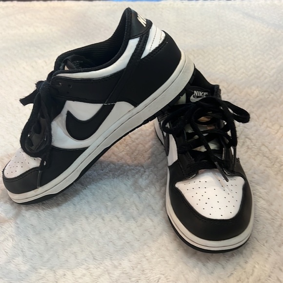 Nike Dunk Low Panda Kids Size 2Y Black White Youth Sneakers Athletic Shoes - Picture 2 of 9